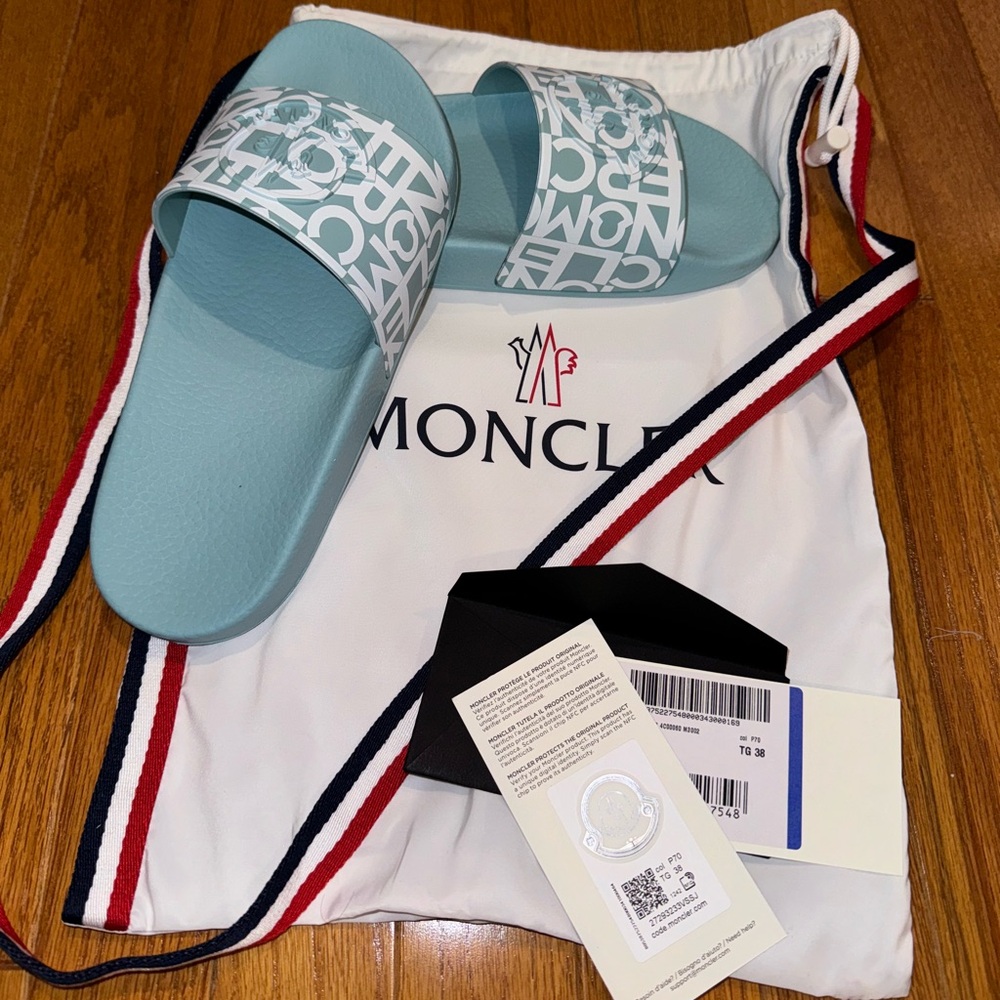 Moncler logo-print sliders - Picture 4 of 8